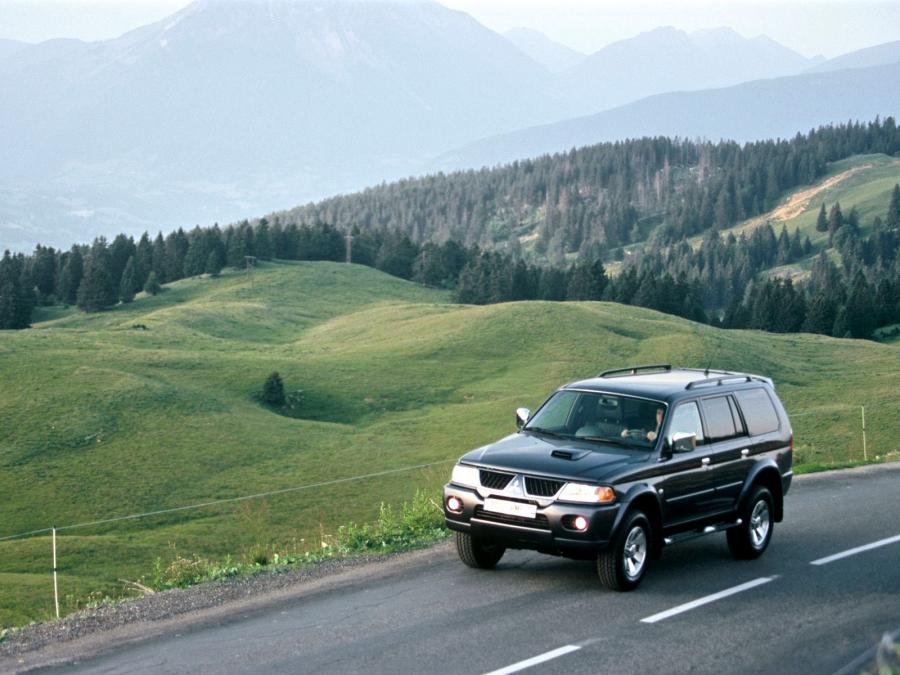  Mitsubishi Pajero Sport 2005 года  (фото 3 из 18)